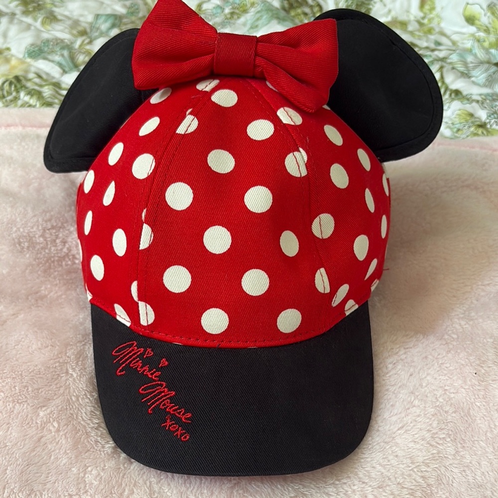 Disneyland Minnie Mouse polka dot baseball Cap with Bow and Mickey ears! New!